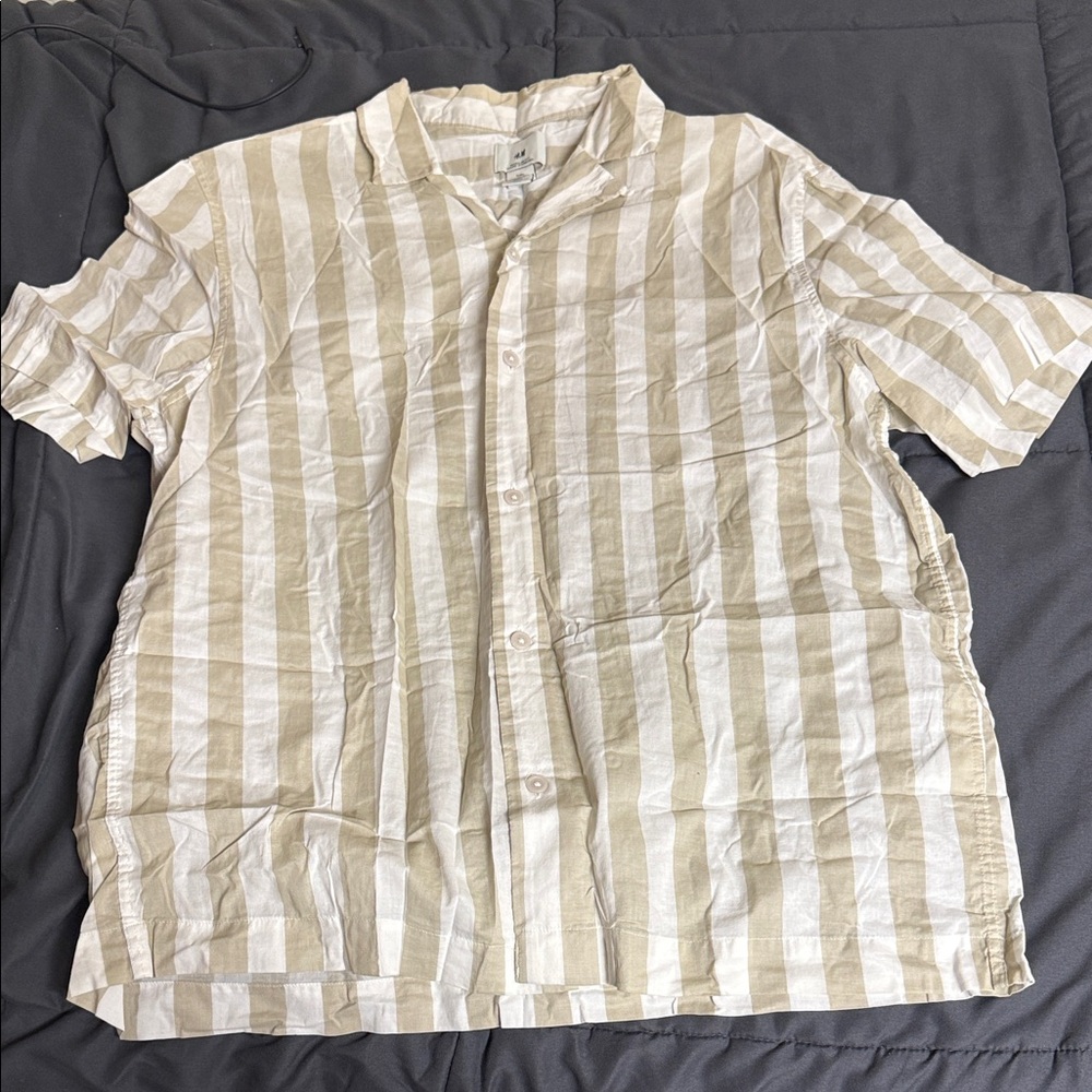H&M Men's Beige and White Striped Casual Shirt